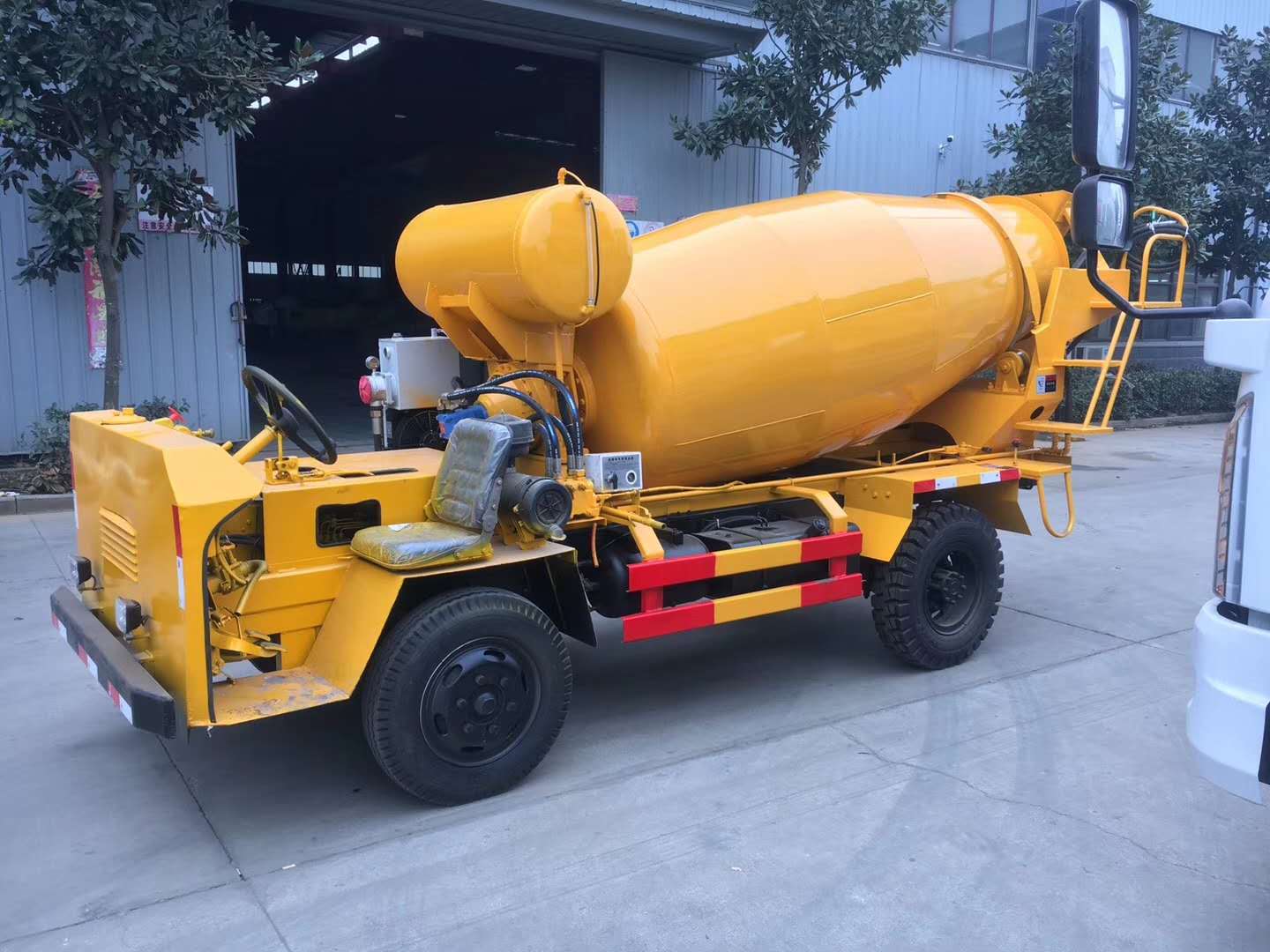 履帶運(yùn)輸車(chē)水溫反常 履帶運(yùn)輸車(chē)水溫反常